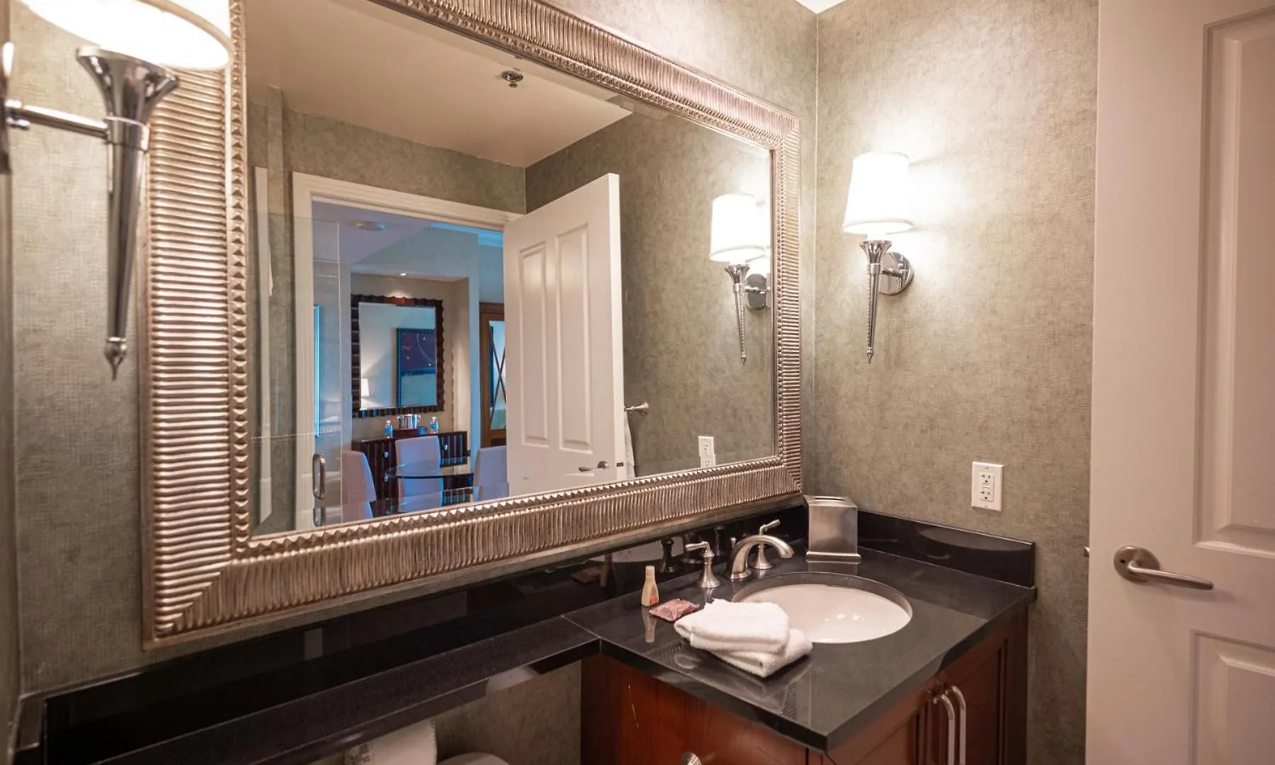 Jet Luxury Elite At The Signature Las Vegas 4*,  United States